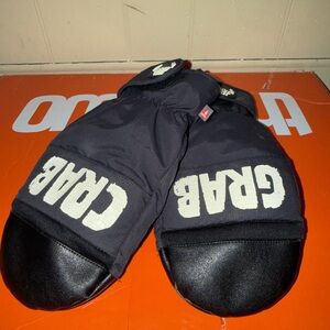 Crab Grab Punch Mittens - Men’s Size Medium